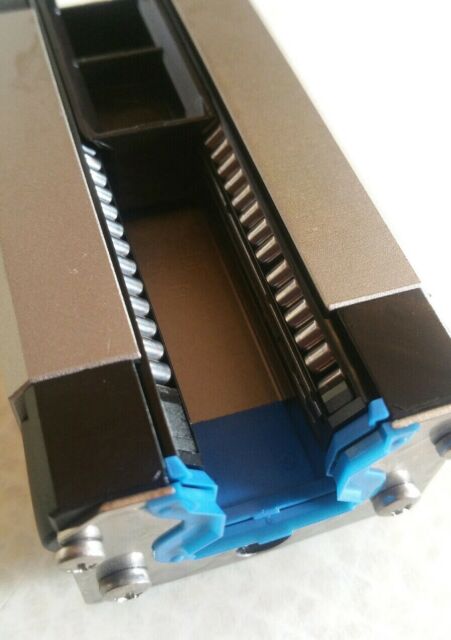 R182122210 Bosch Rexroth Roller Runner Block Linear Motion Bearings