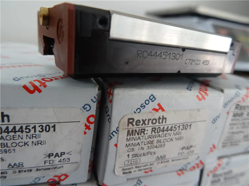 R044451201 Bosch REXROTH Miniature RUNNER BLOCK LINEAR BEARINGS