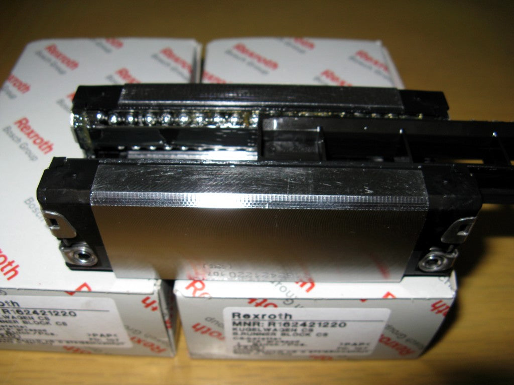 R162421220 BOSCH REXROTH RUNNER BLOCK BALL CARRIAGE LINEAR BEARINGS